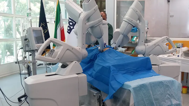 ربات جراح سینا