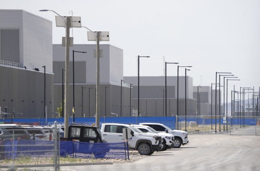 متا یک دیتاسنتر عظیم در کانادا میسازد