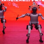 نمایش خیره‌کننده ارتش ربات‌های چین در جشن سال نو